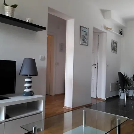 Διαμέρισμα Mit Garten In Der Naehe Des Zentrums By Interhome Πούλα
