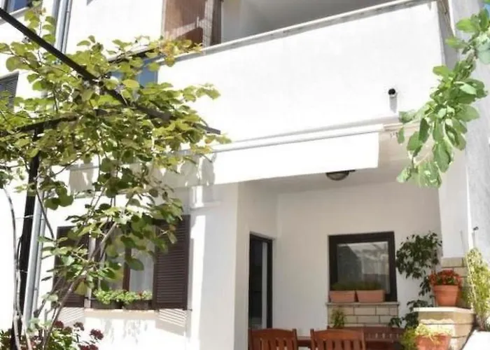 Apartmán Mit Garten In Der Naehe Des Zentrums By Interhome Pula