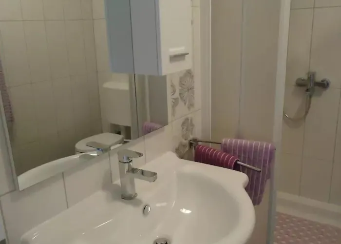 Mit Garten In Der Naehe Des Zentrums By Interhome Pula