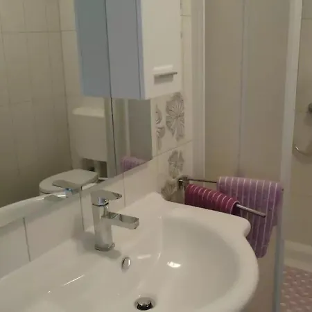 Mit Garten In Der Naehe Des Zentrums By Interhome Pola