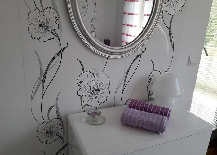 Apartment Mit Garten In Der Naehe Des Zentrums By Interhome