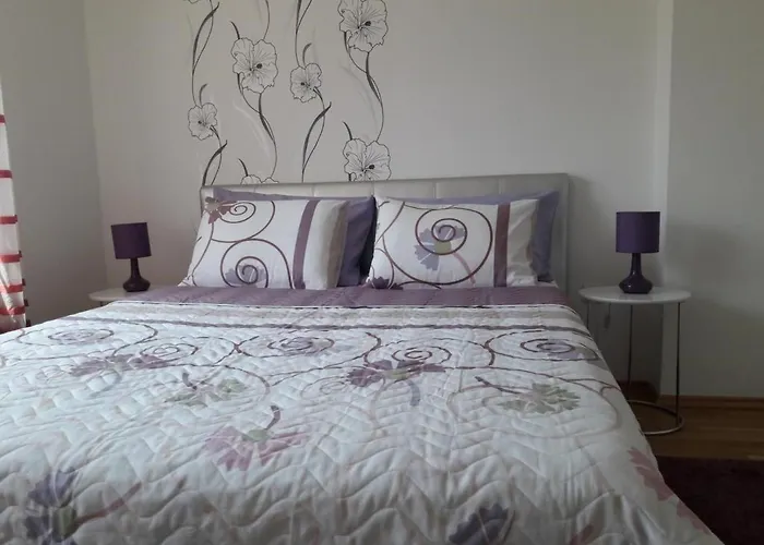 Mit Garten In Der Naehe Des Zentrums By Interhome Pula