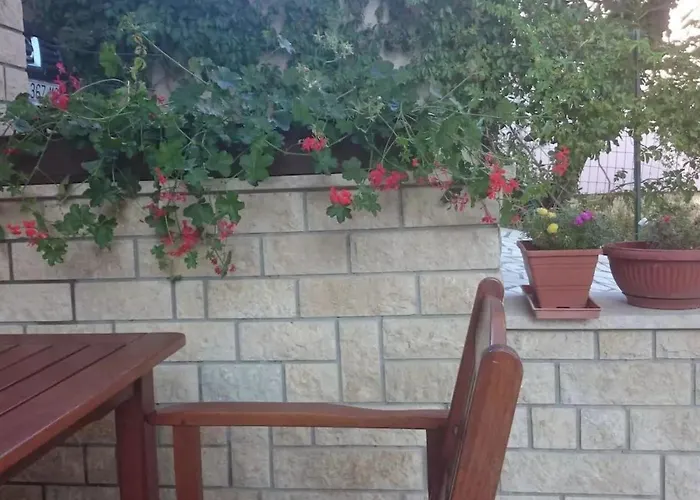 Mit Garten In Der Naehe Des Zentrums By Interhome * Pula