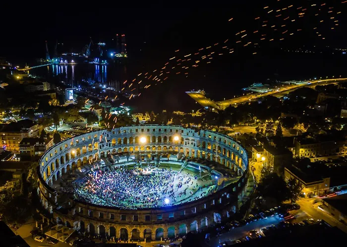 Mit Garten In Der Naehe Des Zentrums By Interhome Pula